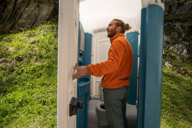 Best Porta potty rental near me  in Aurora, OH